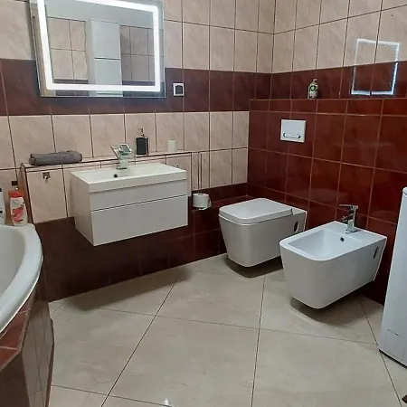 Apartament Przy Stawie *